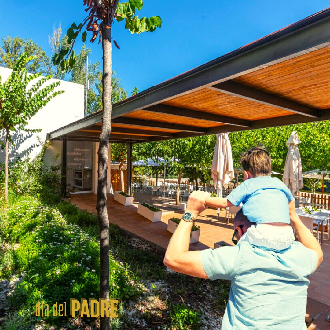 RDM_RiverClub's tweet photo. 👪 ¿Quieres celebrar el "Dia del Padre" en un sitio especial?

Mira que terraza tenemos en el @riverclub_montanejos

🟢 Reserva tu mesa directamente llamando al 964131079

@riverclub_montanejos
@hotelrosaledadelmijares

#diadelpadre 
#berosaleda https://t.co/zzpSD6hnrb