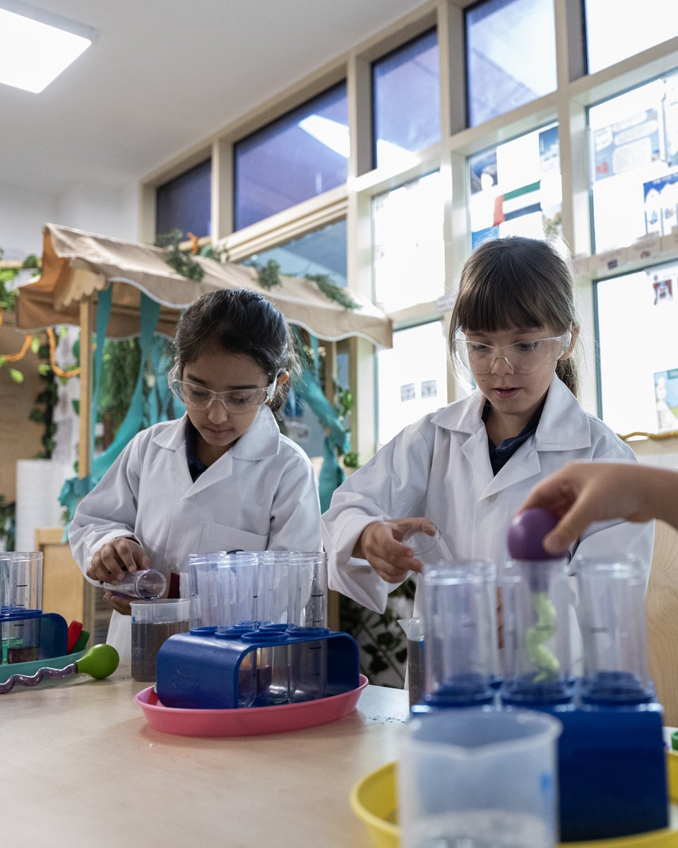 risdubai's tweet image. Year 1's Crazy for Colours Workshop was the highlight of our recent Science Day activities! 
 
#RISDubai #InspiringMinds #BuildingCharacter #ScienceDay #Colours #ColourExperiments #Activity #SchoolActivity #WSC #KHDA #WhichSchoolAdvisor #Edkwery #EdArabia