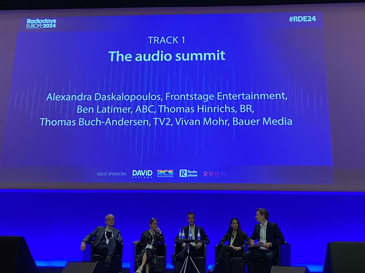 #RDE24 Audio Summit w <a href="/EIIRAonair/">ΕΙΙΡΑ | Τα ραδιόφωνα της Αθήνας</a>
AlexandraDaskalopoulos on growth in formats, reaching young audiences &amp; using AI as au augmentation tool while keeping human connection &amp; relation listener-presenter at the heart of radio job