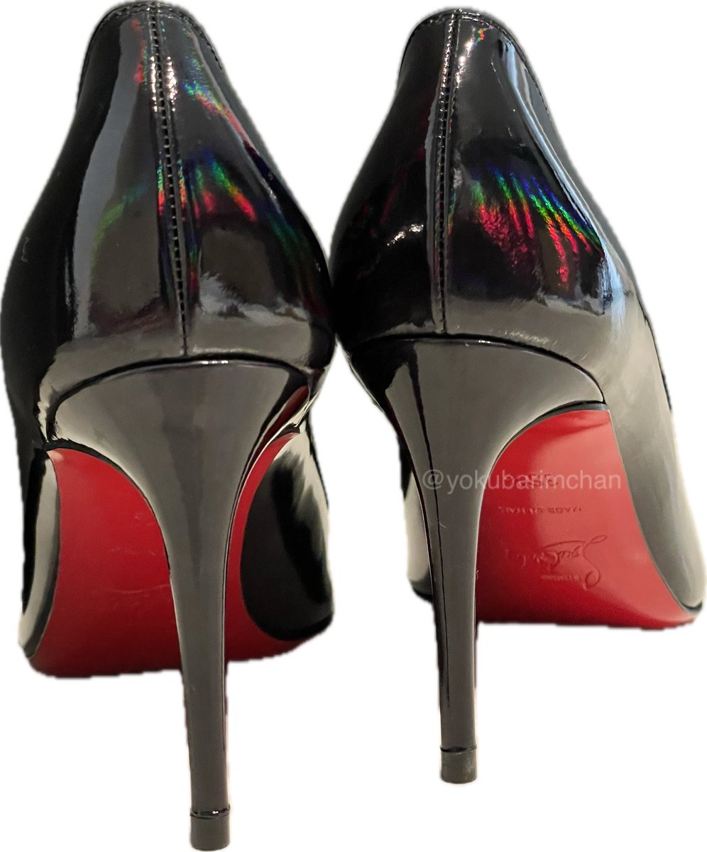 アウトレットでルブタン2足買い👠❤️
赤ソールの色気よ...☺️
