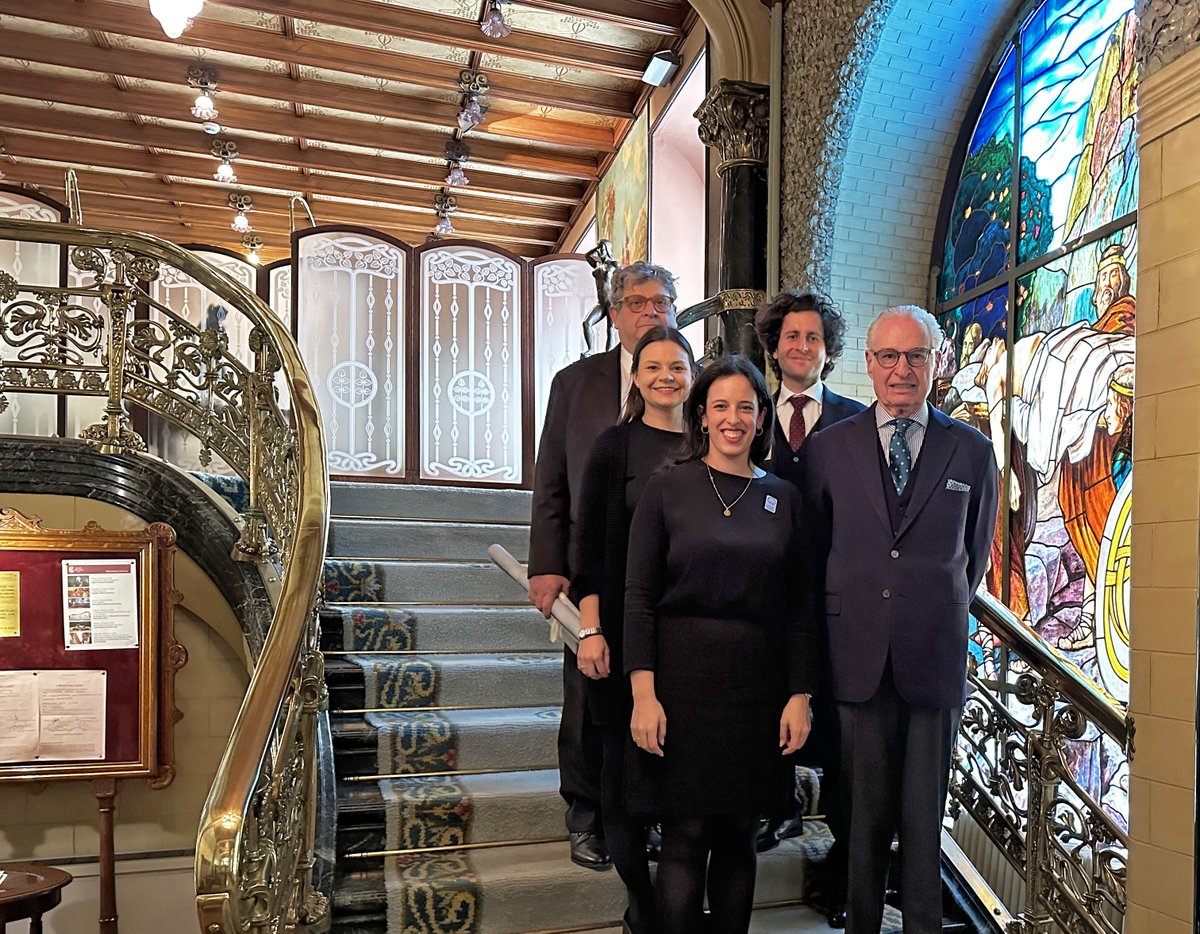 circuloliceo's tweet photo. La Fundación Internacional #Mozarteum visitó el #CírculoDelLiceo para ofrecer una visión exclusiva de la producción de "El Mesías" de #Händel que se presentó durante la #SemanaMozart2020, y que ahora se estrena en el @Liceu_cat.
#CercleDelLiceu #MozartWeek https://t.co/c31PHtFJGY