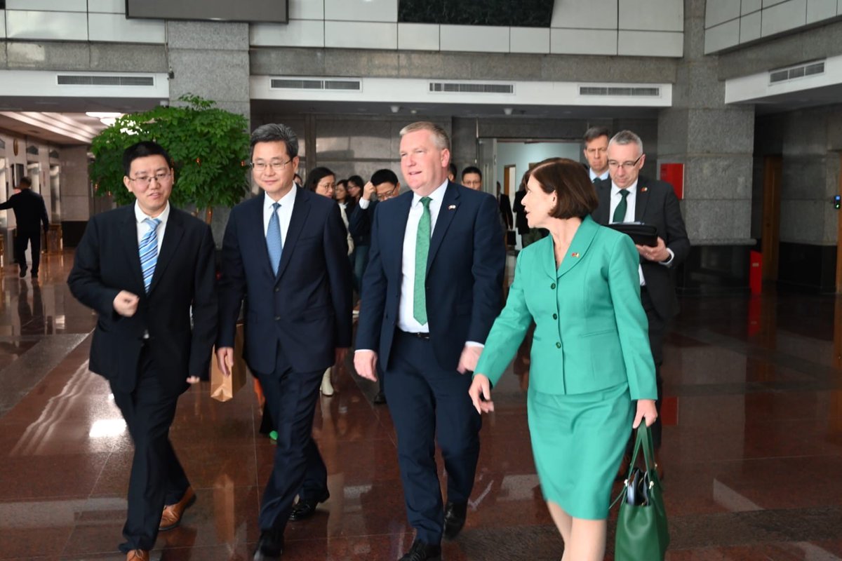 During his visit to Beijing, Minister McGrath had a constructive meeting with his counterpart, China’s Minister for Finance Mr Lan Foan, to discuss Ireland-China relations, EU-China relations and other issues of concern.