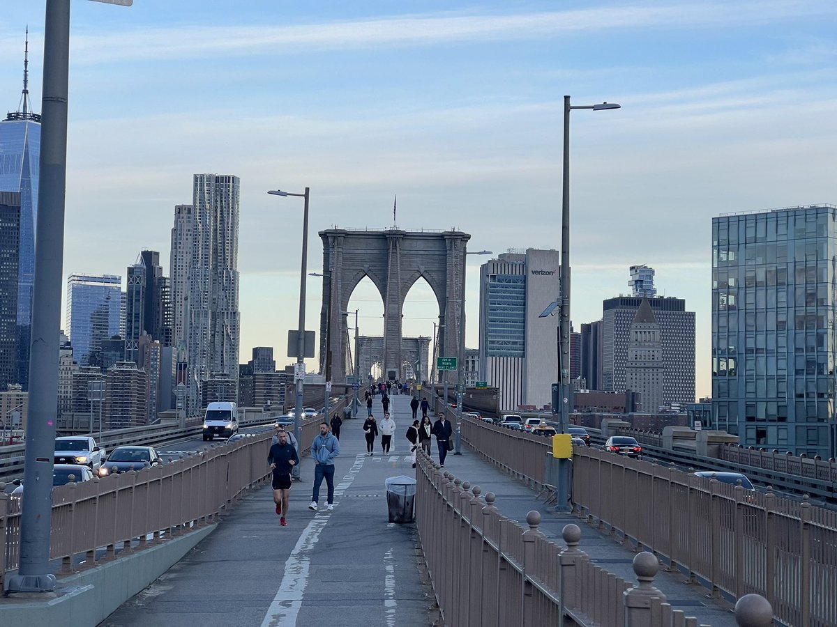 Early morning had to see the view from Brooklyn Bridge #bighomieonthemove