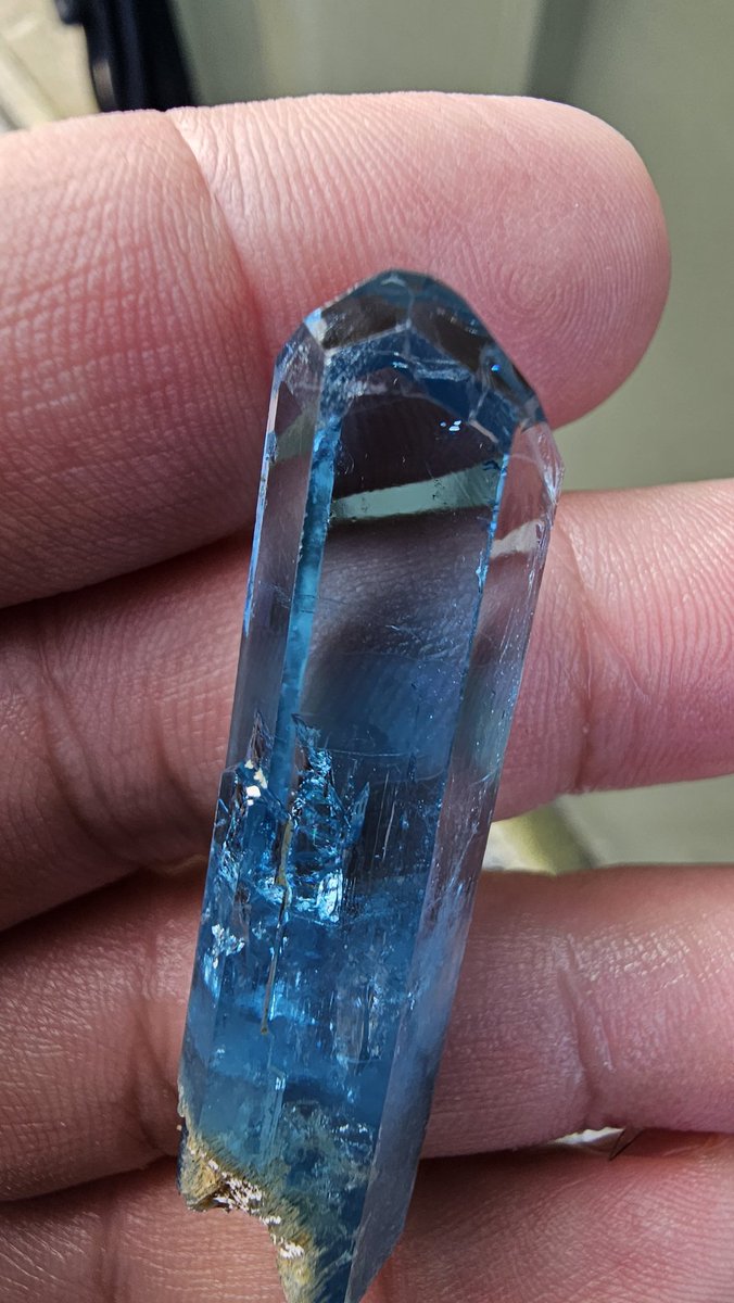 62.66ct Dazzling Double Blue Natural Aquamarine from Thanh Hoa, Vietnam 

unheated/untreated 

PayPal, Crypto, Wire, Wise, Sepa accepted 

Available, PM for price or more info, Thanks 🙏 

#yaqoobgems #doubleblue #aquamarine #crystal #vietnamaquamarine #aquamarinecrystal