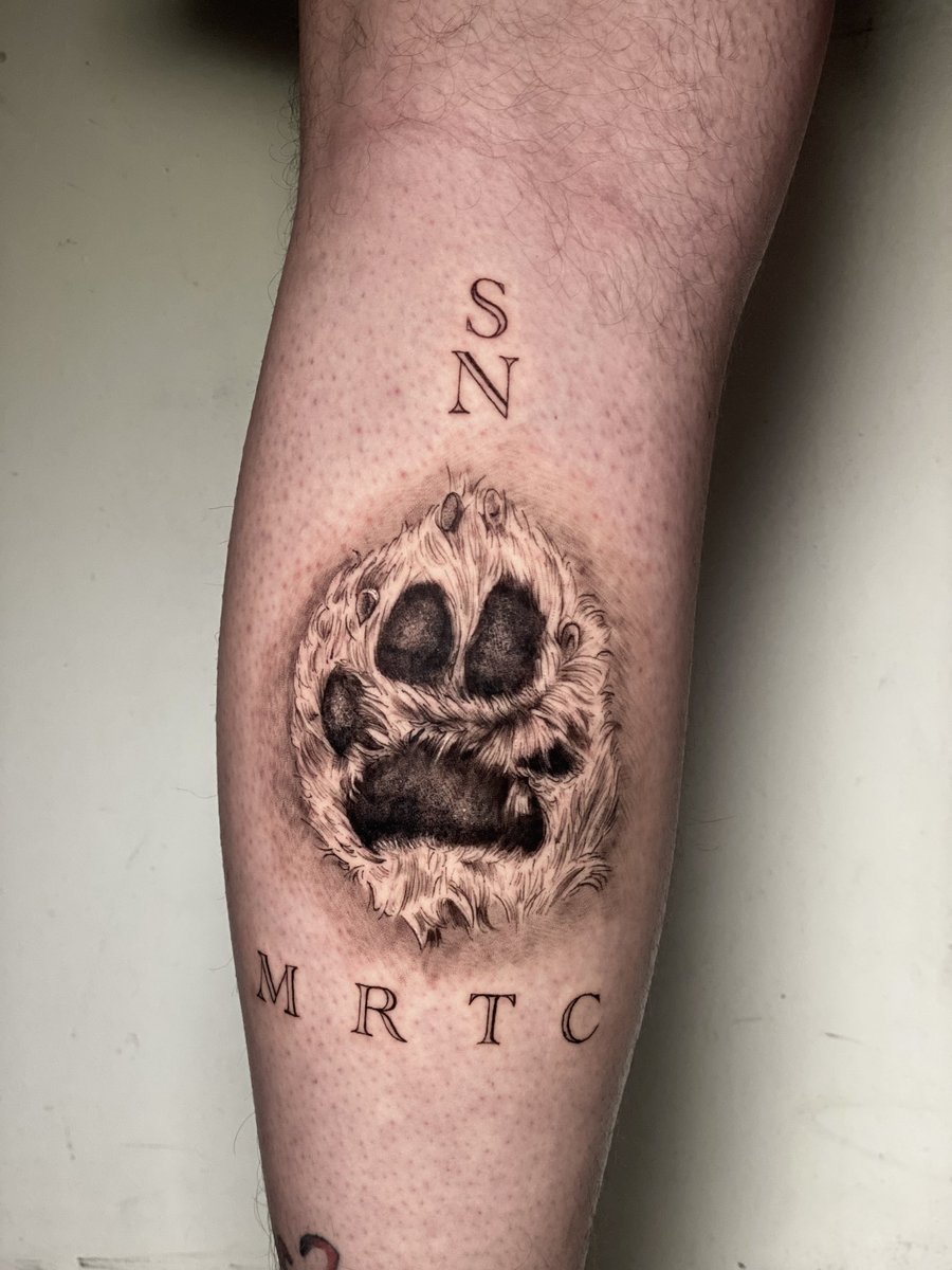 elmstattoo's tweet photo. La patita de su perro.
Cualquier consulta o citas DM

#art #inspiration #illustration #artist #tattooist #life
#lifestyle #artwork #animal #animaltattoo
#dogtattoo #tattooartist #tattoo #tattoos #tattooart
#ink #tattoostyle #inktattoo #tattoo #dog
#tattooworld #dynamicink https://t.co/KAnyuXDaTt