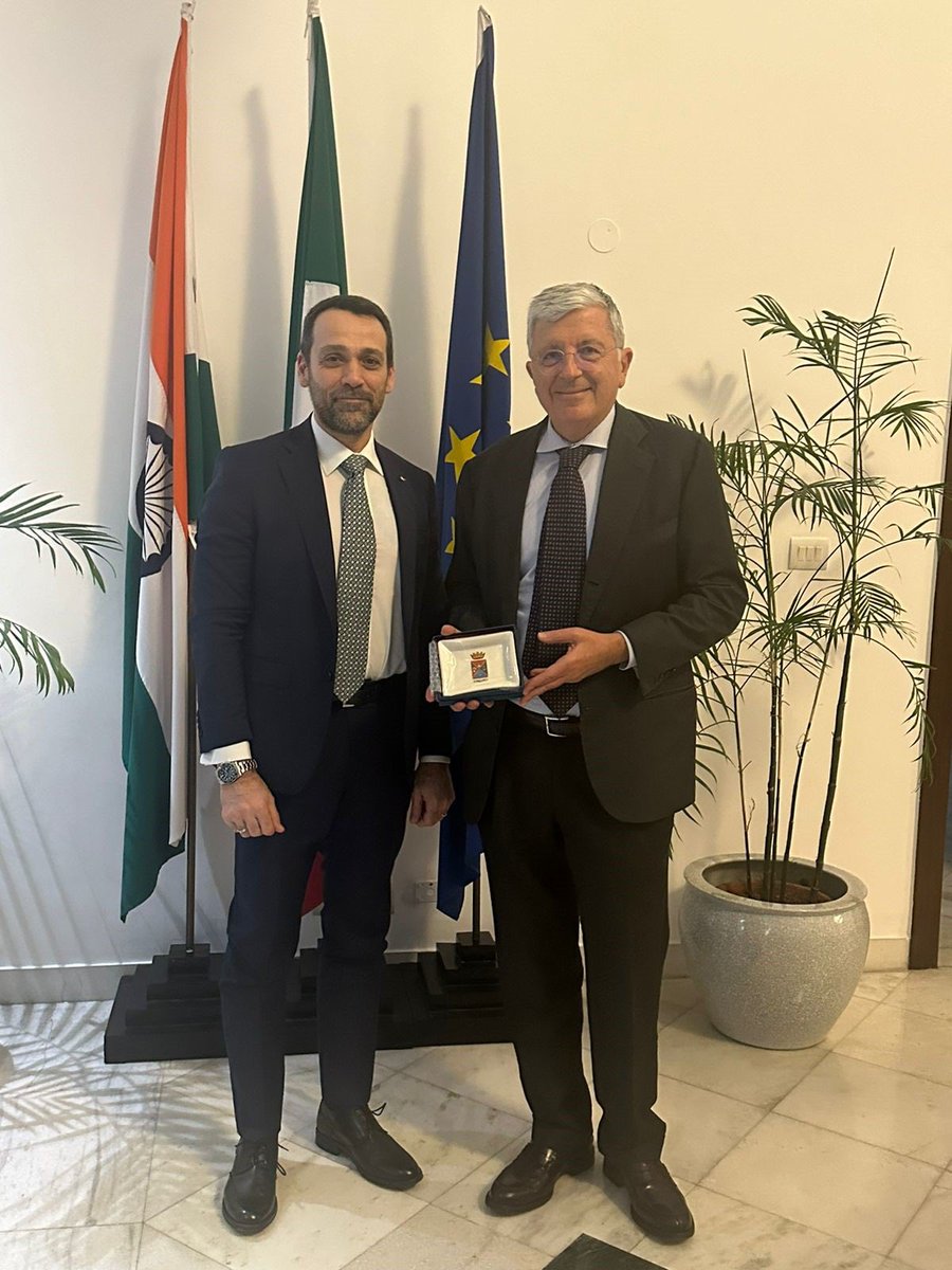 Delighted to welcome the Def. Brig. Gen. Alessandro Grassano, co-chair of the 12th 🇮🇳🇮🇹 Military Coop. Group Meeting with the Dep.ty Ass. Chief of Integrated Staff IDC(A), HQ IDS Brig.Vivek Narang. Strengthening bilateral defence cooperation & exchange of knowledge and expertise.