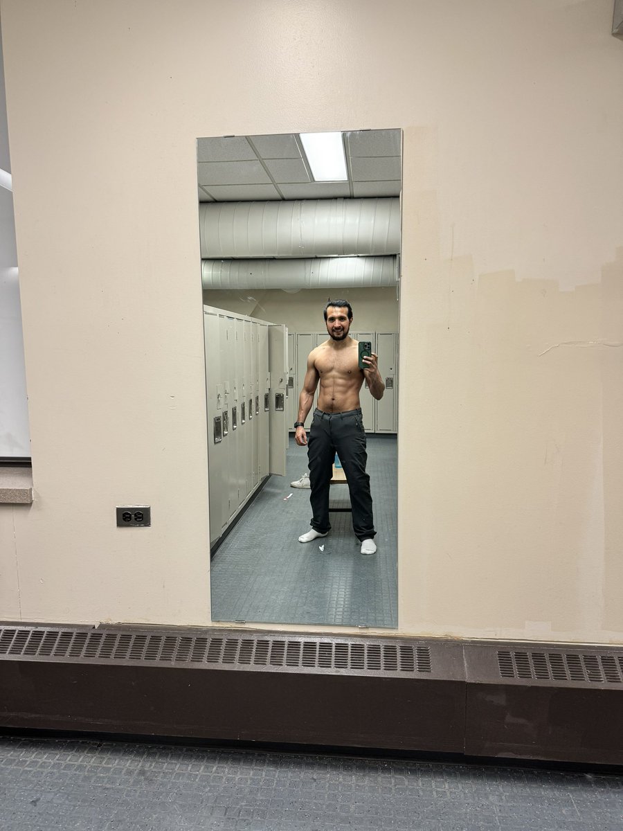 LuRodx's tweet photo. Preparándonos para la playita https://t.co/jlLqXJPFKO