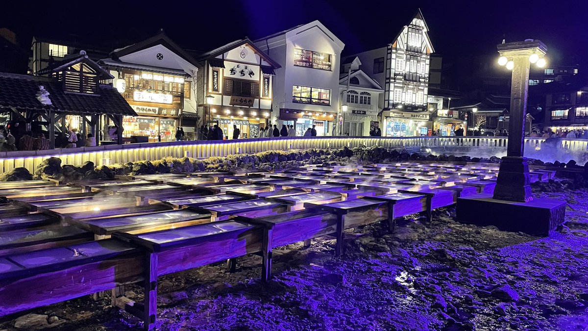 ty_k1969's tweet photo. 草津で温泉三昧してきました。訪れたのは久しぶりでしたが、街並みがすっきりしたことと、ヤングが多かったのが印象的でした。お湯の良さはもちろんのこと。 https://t.co/Nl0KtwyCp4