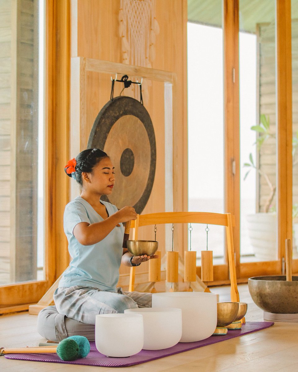 Ultimate relaxation experience with our soothing session featuring the mystical sounds of gongs, singing bowls, and drums🌸🧘‍♂️ Available on the following days: Wednesday, and Sunday at Baani Spa. Time: 18:00 - 18:30 #HealingVibes #Serenity #kagi #kagimaldives #soundhealing #spa