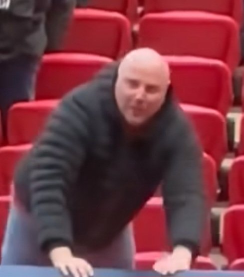 Scouse twitter, find this scumbag who was making #Hillsborough gestures at old trafford, he's one sick cnut who needs naming and shaming.
Man utd fans with any sense of decency, do the right thing and name this grotesque piece of sh*t.
#lfc #lfcfamily #hillsborough