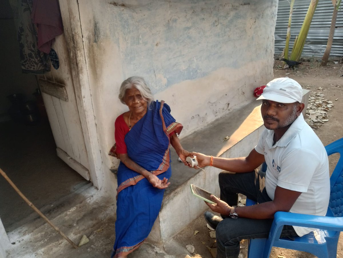 GKSundaramVLE's tweet photo. 90 வயதான வாடிக்கையாளர்
ஒருவருக்கு முதியோர் ஓய்வூதிய தொகையை
#CSC #DigipayLite மூலம்
அவர்களது வீட்டிற்கே சென்று Cash #Withdrawal செய்து கொடுத்தேன்

https://t.co/6BCO4mWVTh.,CSC VLE.,
KAMALAPURAM, OMALUR, 
SALEM, TAMILNADU

@csc_south @CSCegov_
@sctntl9 @CscSalem
@GKSundaramVLE https://t.co/ylkv94Xe9Q