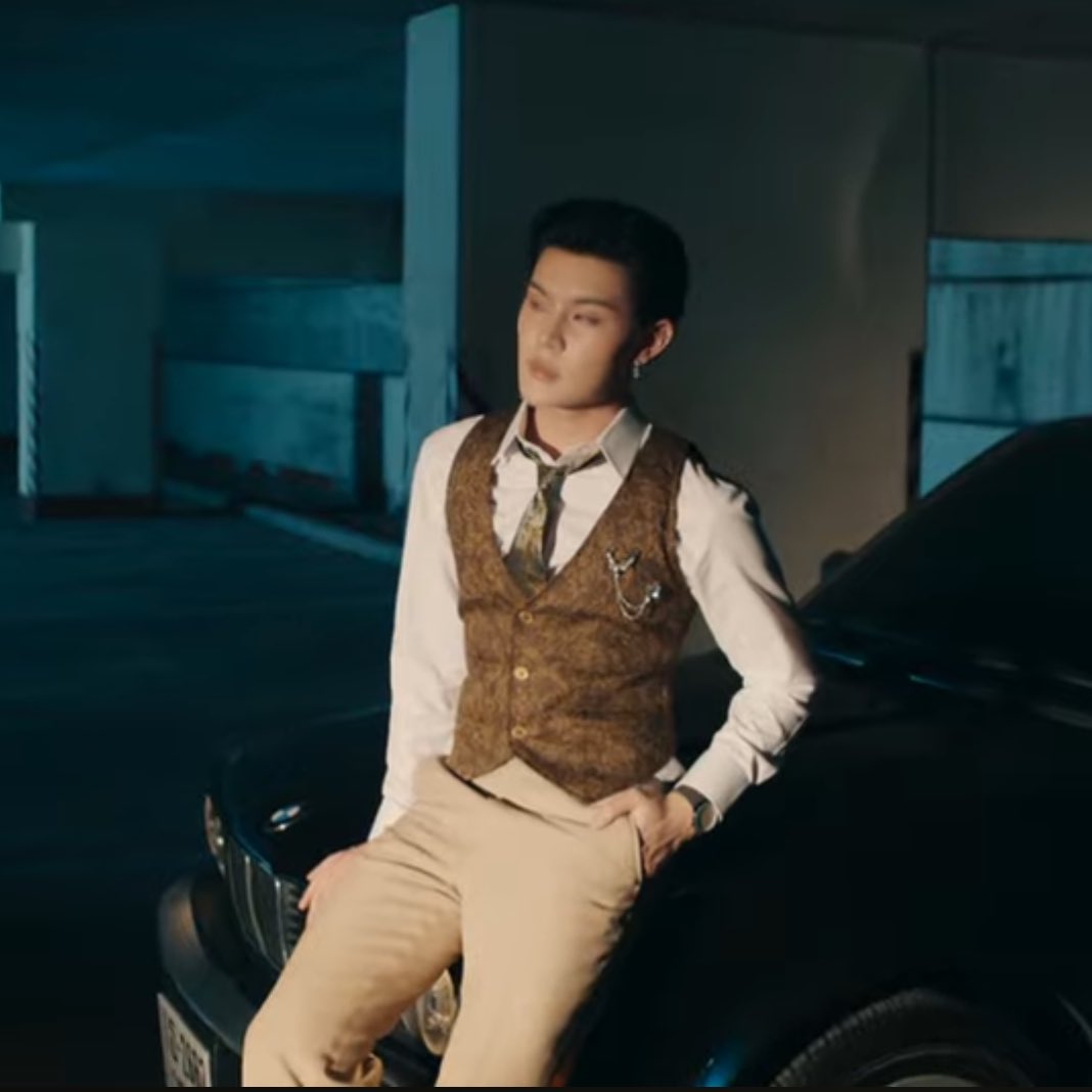 _smilezyx's tweet image. ถ่ายทีเซอร์วันนั้นสินะ

#PRIMETIMEth 
#PrimeTimeBackToMe 
#PrimeTime_ถ้าเขาไม่ดี