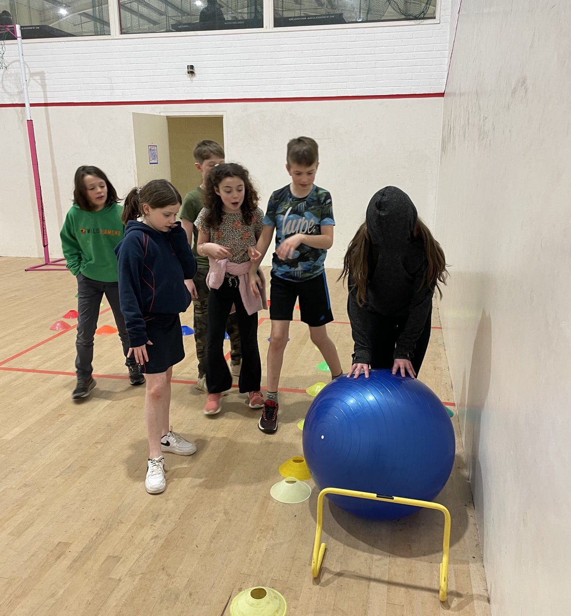 Mount_Kelly's tweet photo. Year 6 pupils were invited to a sleepover in Tavy House on Friday night. Fuelled by a ‘build your own’ burger, pupils embarked on an Easter Egg Quest, working in teams to solve clues around the Prep site. #mountkellyprepboarding #prepboarding #BoardingSchool #boardingschoollife https://t.co/HIS1ZdunFv