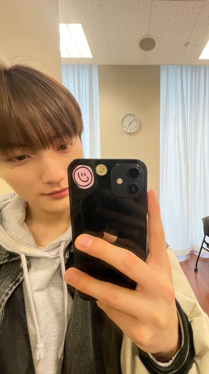 members_MIRAE's tweet photo. [#유빈]
🙂✌🏻📱📸 https://t.co/D2iSuWXNnZ