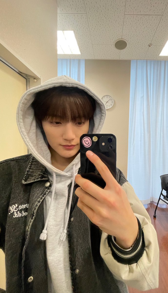 members_MIRAE's tweet photo. [#유빈]
🙂✌🏻📱📸 https://t.co/D2iSuWXNnZ