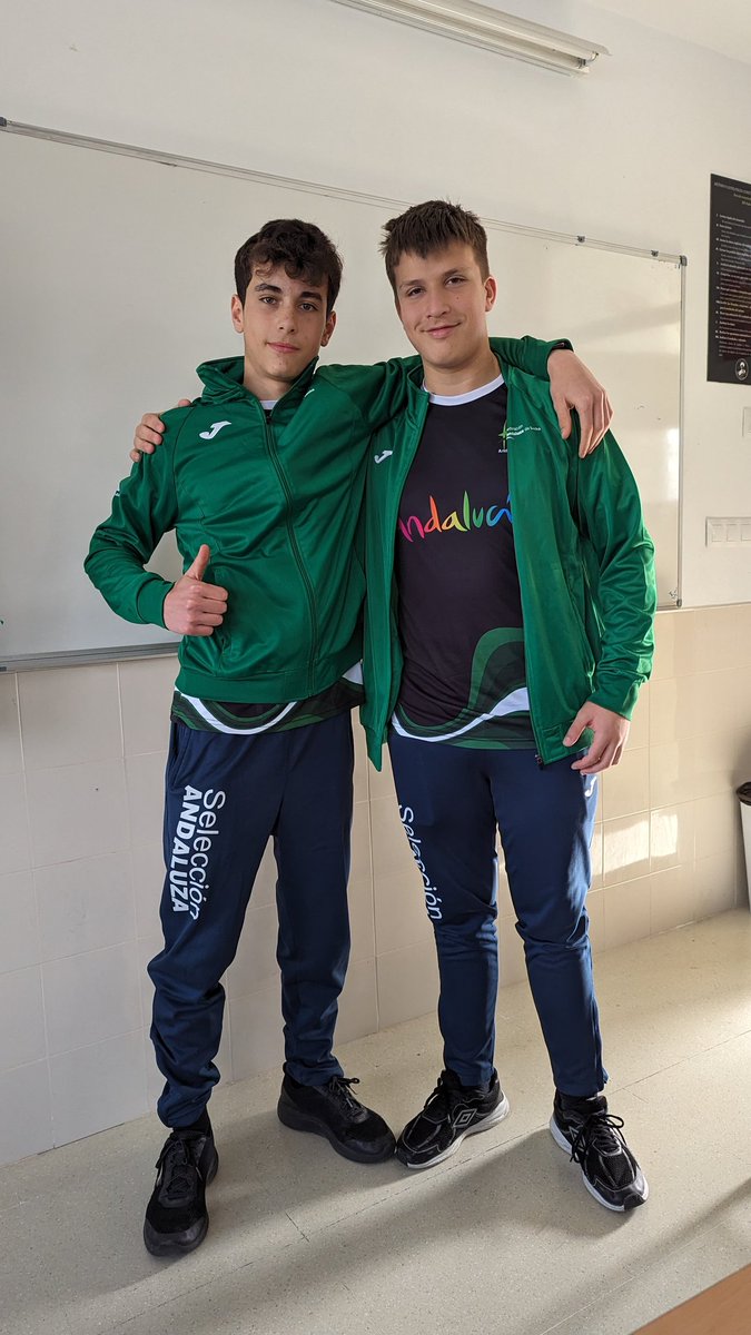 Felicitamos a nuestros alumnos Nicolás Dan y Pablo Estepa de 3 de ESO F, por su participación en el Campeonato de España de Lucha Libre modalidad Olímpica, que ha tenido lugar este fin de semana en León. Además Nicolás ha quedado tercero de su categoría.

#luchalibreolimpica