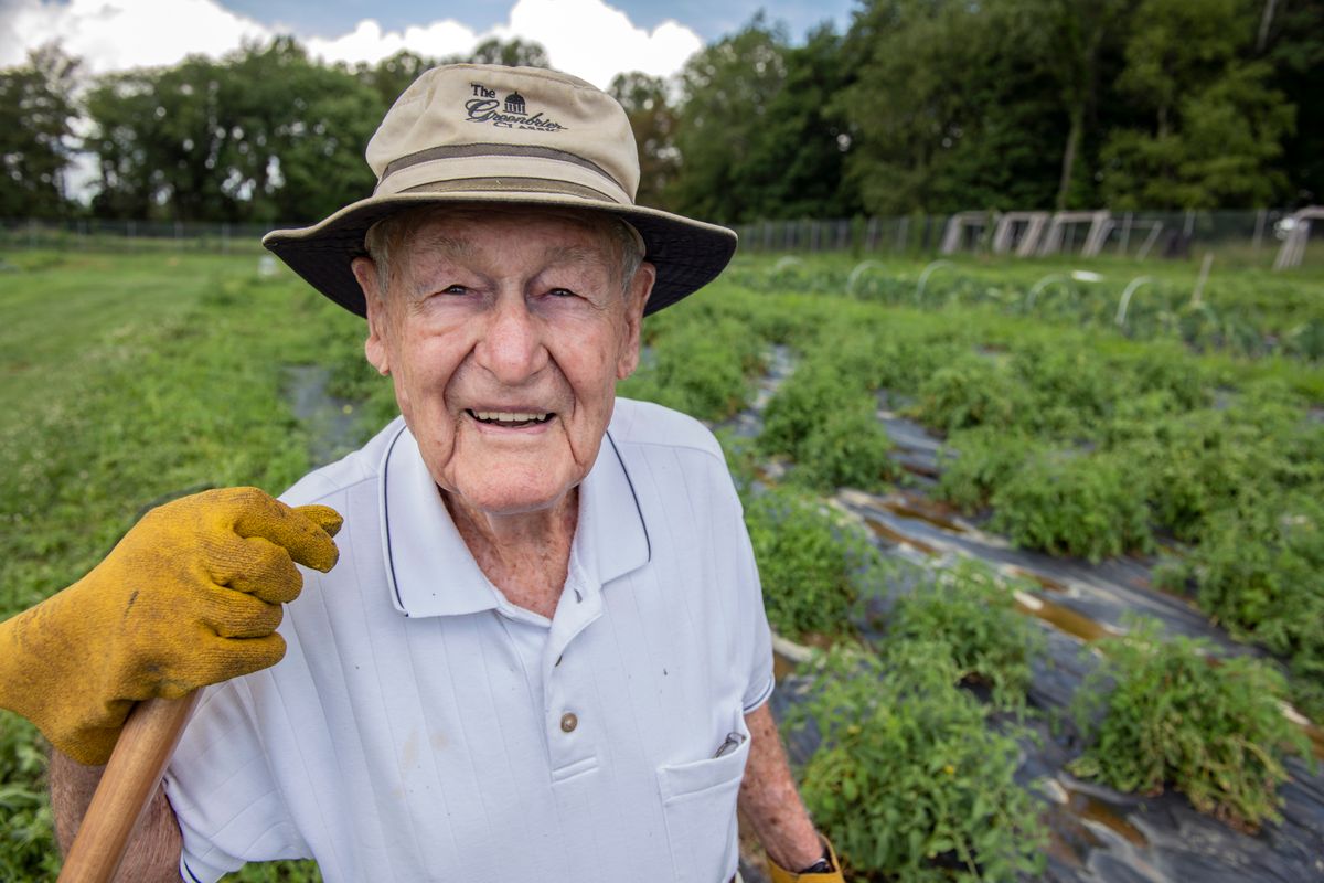 🚨ATTENTION PLANT PATHOLOGISTS🚨! I recently established the Mannon E. Gallegly Student Travel Fund through the @plantdisease Foundation to honor our almost 101-year-old plant pathologist colleague Dr. Mannon E. Gallegly. Please consider donating through link below👇! Please RT…