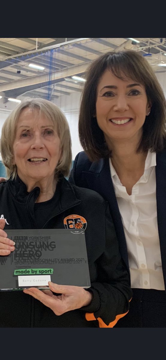 ladyhoops7's tweet photo. ⁦@Hatters_BC⁩ some happy memories of my trailblazing mum on the 2nd anniversary of her death ❤️🏀 https://t.co/VVF1Gf3eb5