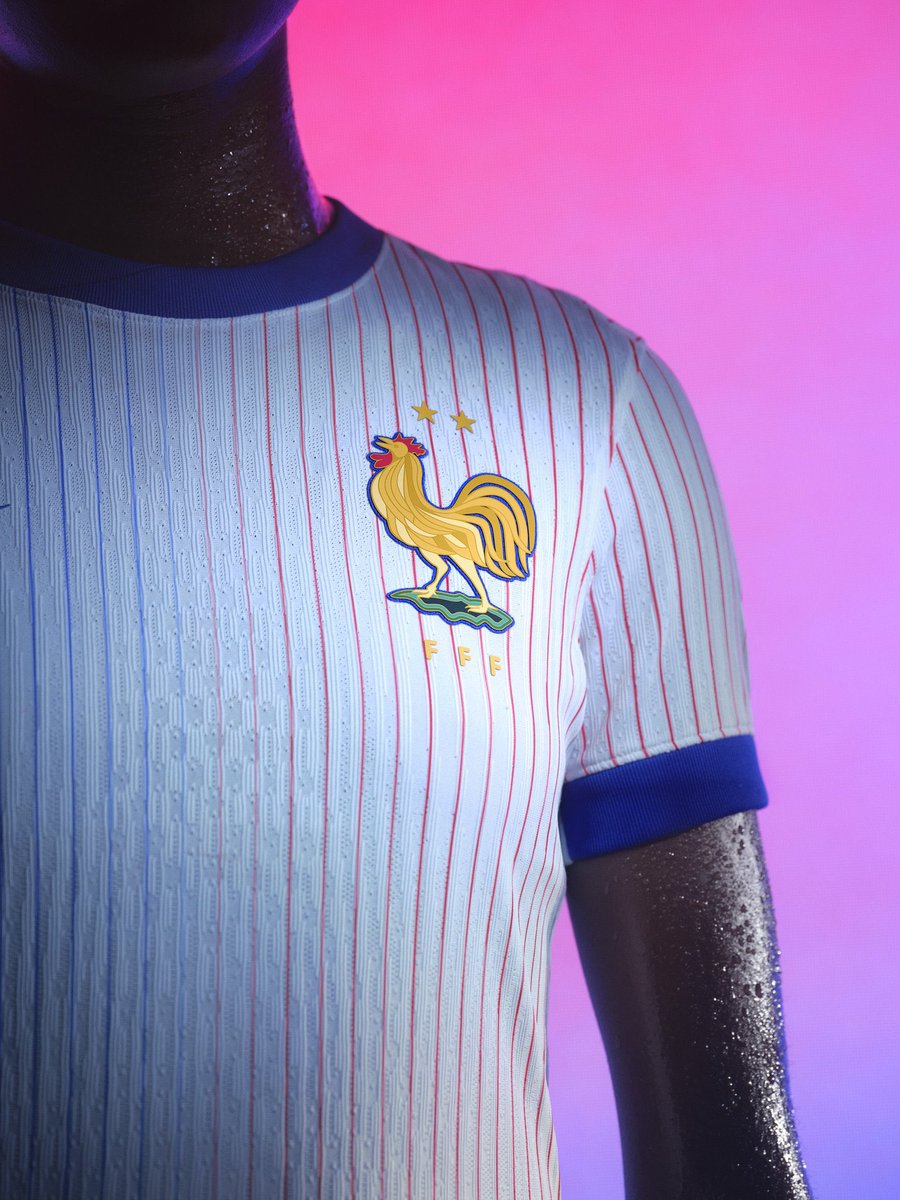 boiteamaillot's tweet image. Votre avis sur les nouveaux maillots des Bleus ? 🇫🇷