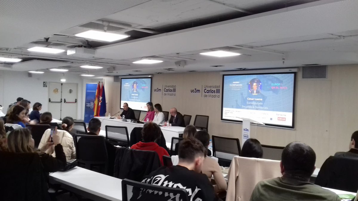 Este sábado, un grupo de alumnos de 3° y 4° de ESO, ha participado en las Olimpiadas sobre la Unión Europea en la sede de la UC3M. Con la intervención de César Luena eurodiputado, y el Delegado de Gobierno en Madrid. #OlimpiadasUnionEuropea #secundaria  #UC3M