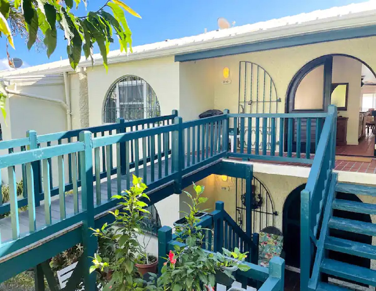 StThomasParadis's tweet photo. Indulge in tranquility at our Couple-Friendly Vacation Condo Rentals East End, St. Thomas. Luxurious 2 BR condos amidst Caribbean charm. #Serenity #BeachGetaway #IslandEscape https://t.co/eb1CPl8sCa https://t.co/fKOmgEoqGu