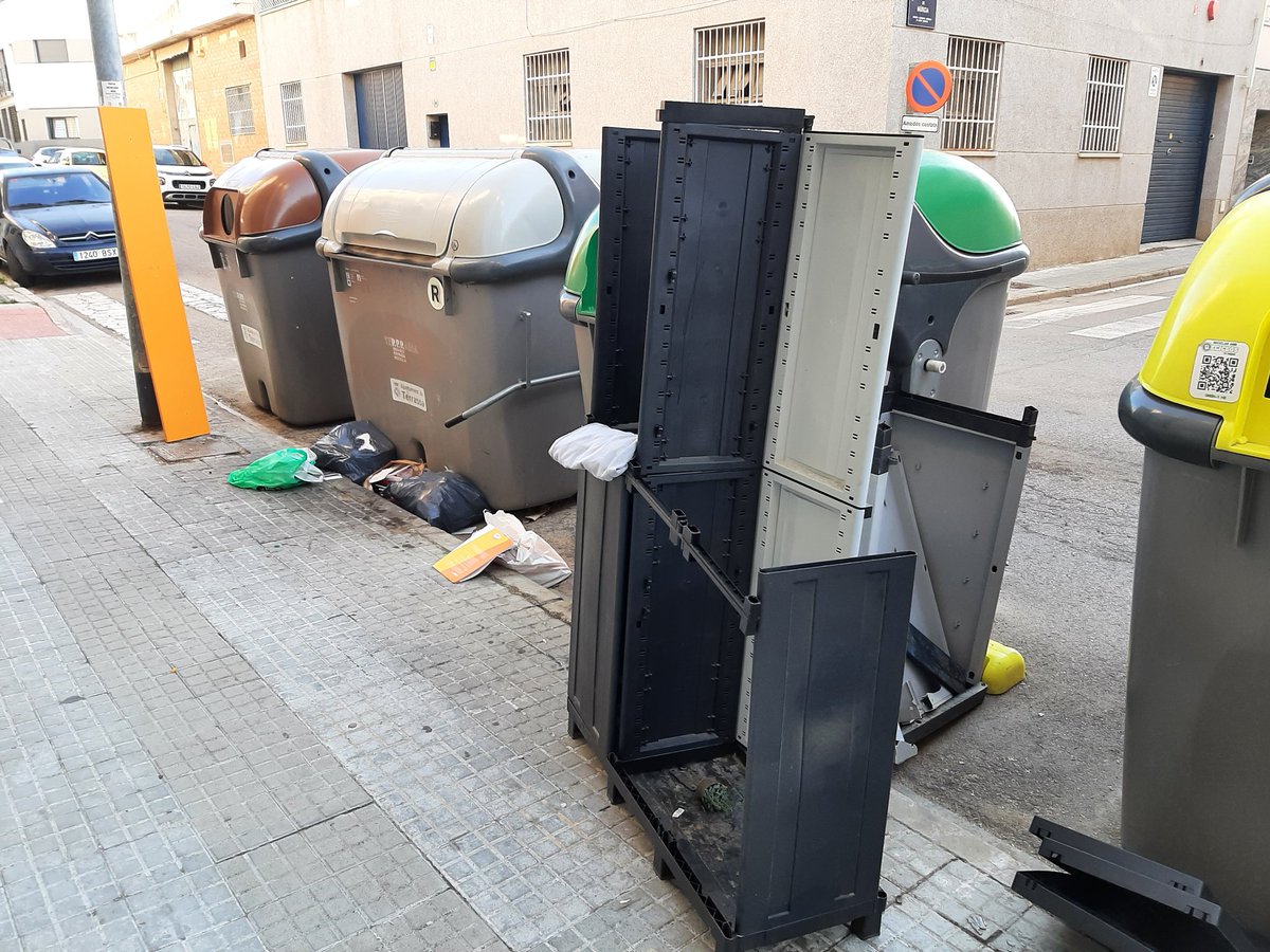 champedro's tweet photo. C Guipuscoa 3
#terrassabruta #terrassaincivica 
Soluciones ja @ajterrassa @jordi_ballart https://t.co/fpl6yy3CA8