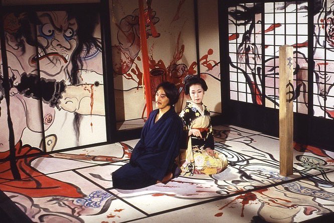 “세이준의 이러한 예술적 일탈, 그리고 (영화적) 관습으로부터의 이탈을 가장 극명하게 보여주는 수작이라고 할 수 있을 것이다.” -김효정 영화평...