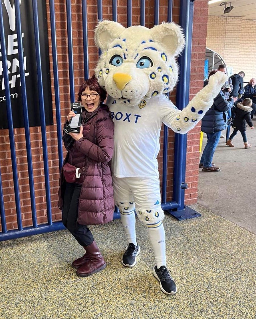 Yesterday, our team were at Elland Road Stadium raising Prostate Cancer Awareness! Busy engagement speaking to a lot of fans, made better by meeting 'Kop Cat' and a 2-0 win. #ALAW