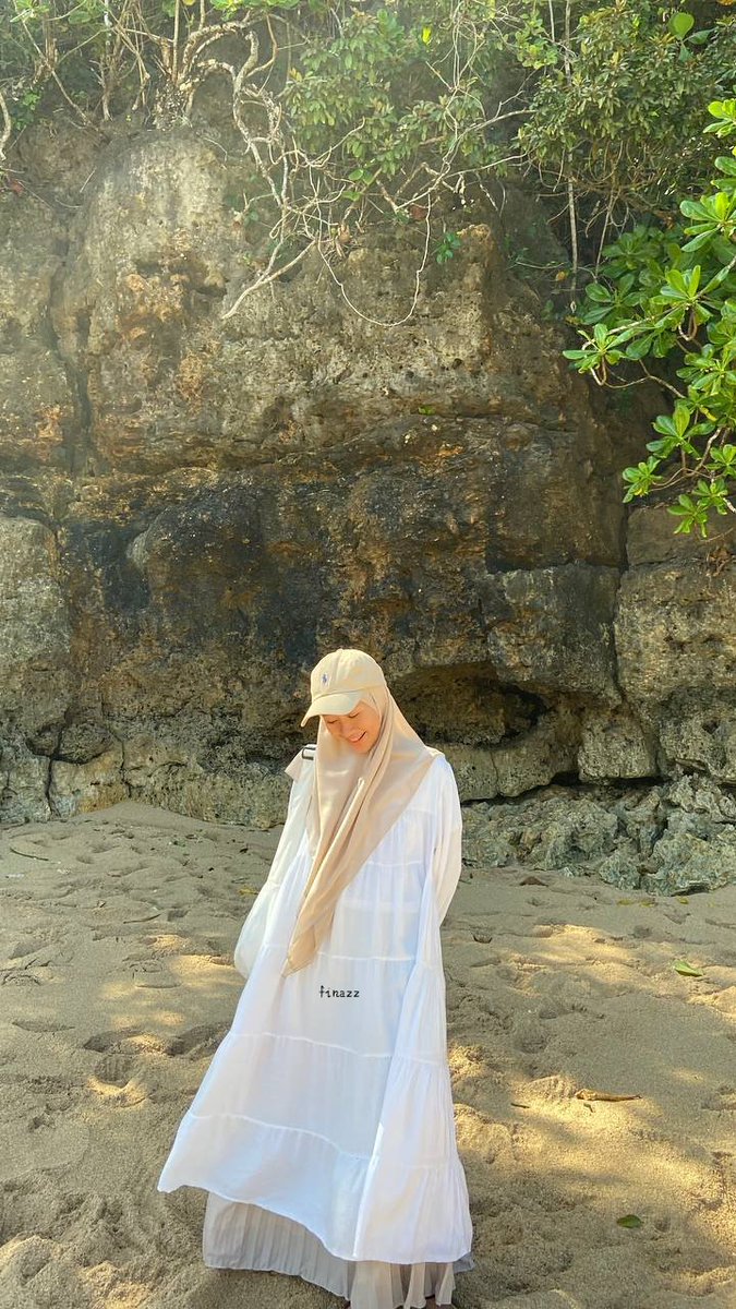 finazz06's tweet photo. @ohmybeautybank ini outfit ku pas ke pantai, bahan rayon nyaman bgtt https://t.co/inia7MJvtR