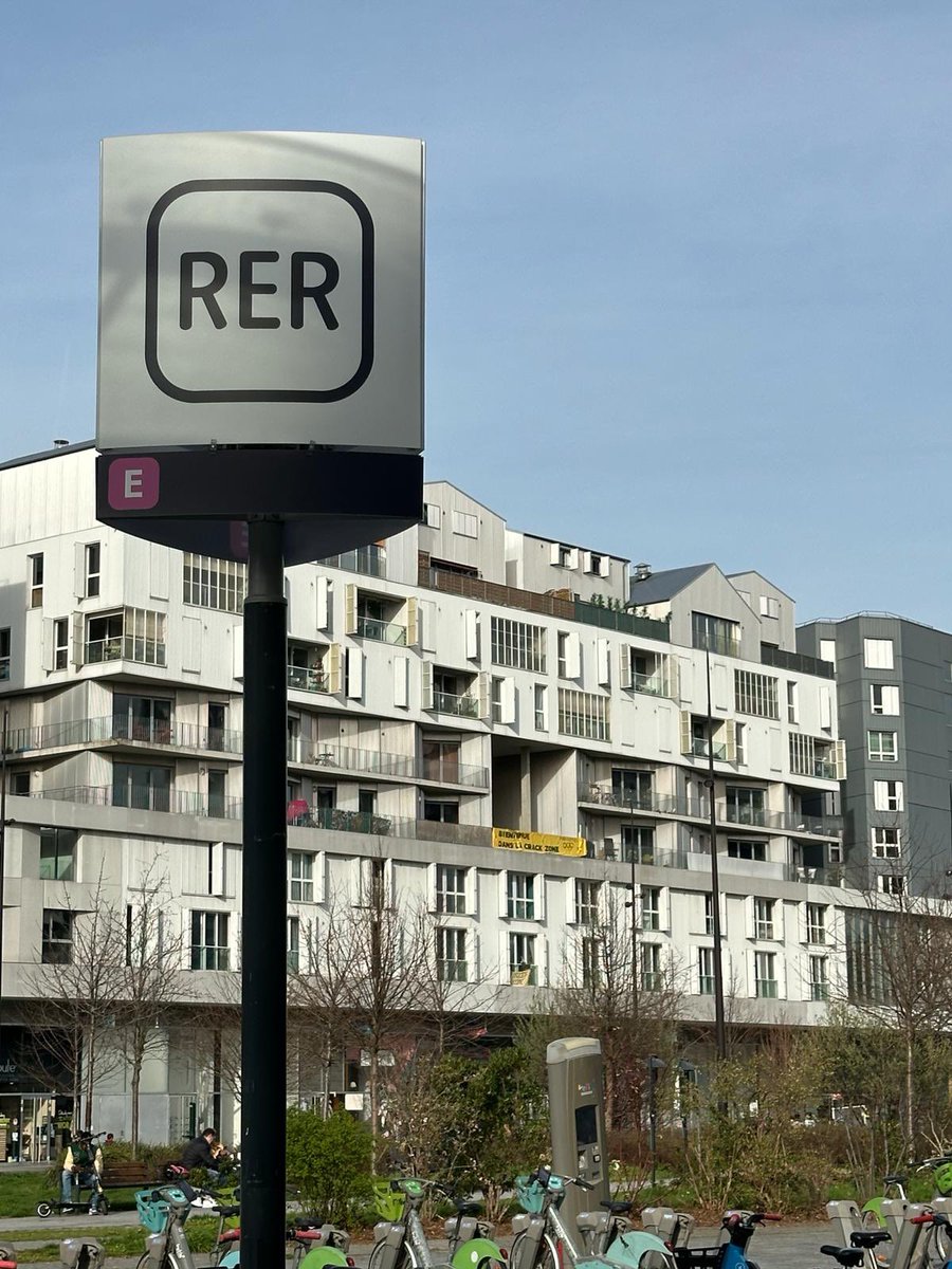 RosaCraque's tweet photo. JO-131: Ouvrons grand les jeux dans la crack zone! Rosa Parks se prépare… @FrancoisDagnaud @prefpolice @GDarmanin @ARS_IDF @egregoire @BFMTV @LeParisien_75 @franceinter @LeFigaro_News @lequipe #JO2024 #rosacraque https://t.co/V7pE3eNDRa
