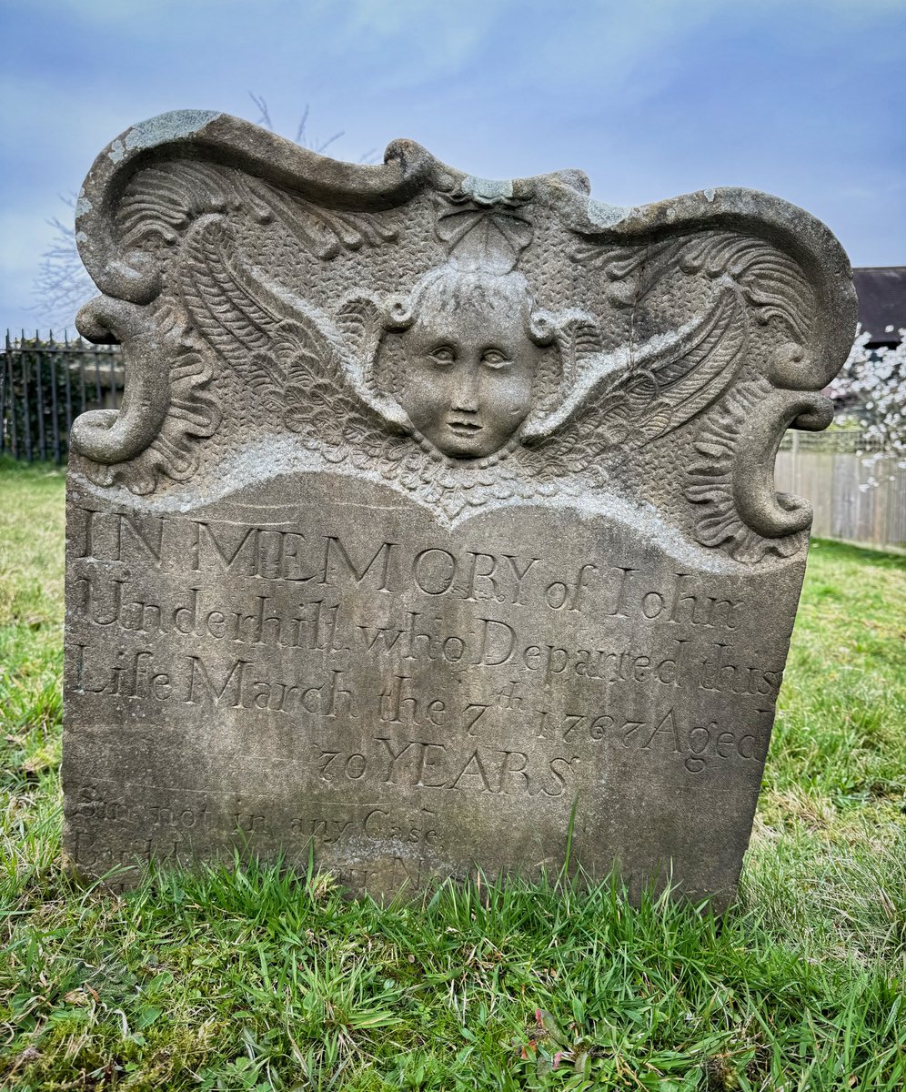 Remarkably well preserved gravestone for John Underhill who died in 1767 aged 70, living in the reigns of 5 monarchs

I presume it’s a different material than most others of this age, which are usually barely legible

St Mary’s, Oxted

#MementoMoriMonday
