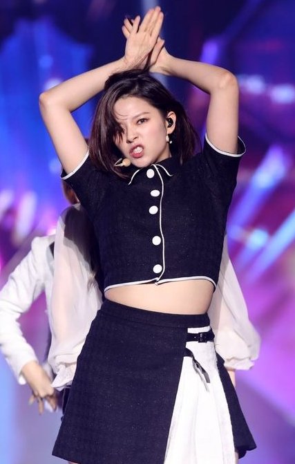twicepic's tweet photo. you make me feel fucking special https://t.co/i8Aj9r5hNu