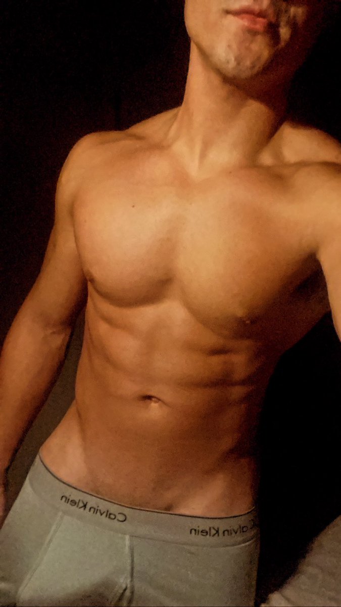 TheSexyBackpacker tweet media