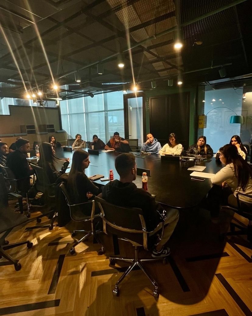 NetoFinance's tweet photo. פתחנו את בוקר יום שני שלנו בשיא העוצמה 💪🏼 עם נבחרת המתאמים - יחידת העלית שלנו 🦸🏼‍♂️
בהדרכה מקצועית, עם כלים מעשיים וטיפים מעולים, על מנת להמשיך להשתפר ולהיות ליחידה הטובה ביותר! למען הסוכנים והלקוחות שלנו 🙏🏻 https://t.co/yZR27TV4dZ