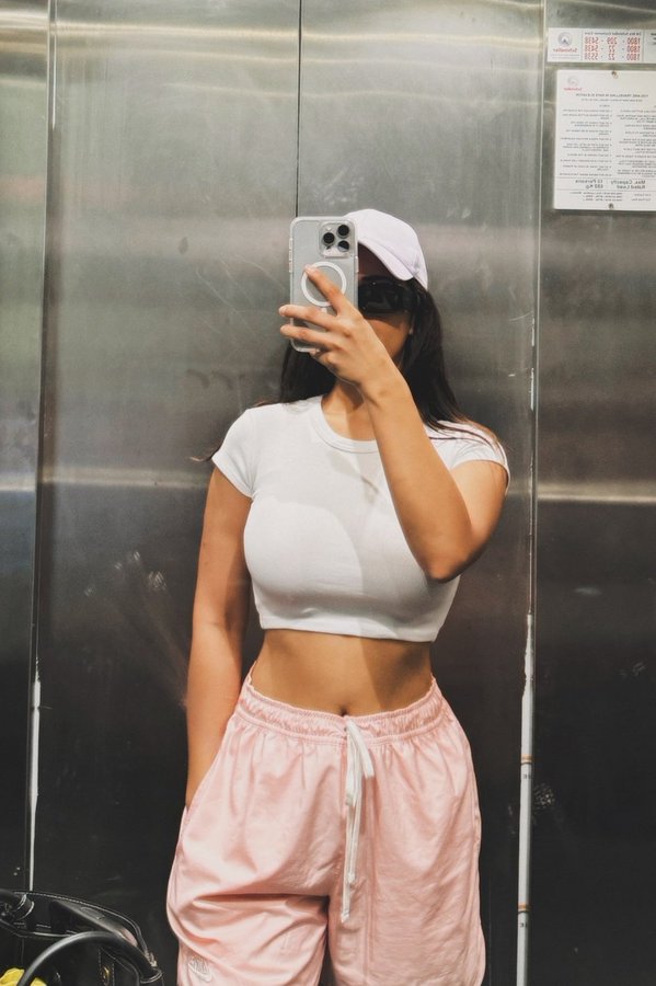 GI8KgYKWcAADW6Z?format=jpg&name=900x900