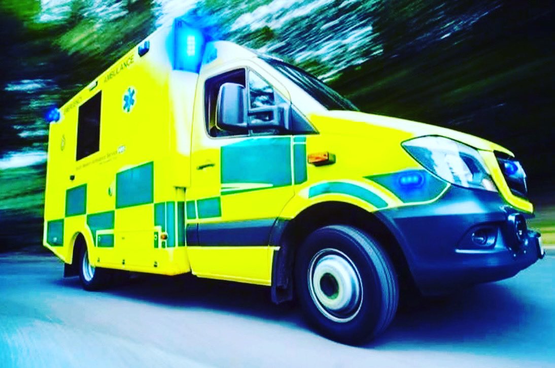 🚨Fire Call🚨 9.17pm Sunday evening. One fire engine was sent to Lulworth to assist the Ambulance service. #SWAS #WarehamFireStation #helpinghands