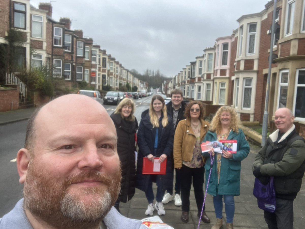 Great to see Labour’s next Police and Crime Commissioner out, knocking on the doors of Saltwell and speaking to local people. Very positive responses yesterday, and many thanks to @SusanDungworth for joining us.