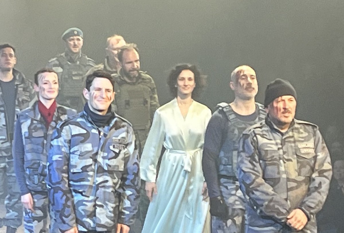 EmmaSwindall's tweet photo. #Macbeth at #DockX was incredible. Thank you Ralph Fiennes and Indira Varma ❤️ https://t.co/izdSxU7Agp