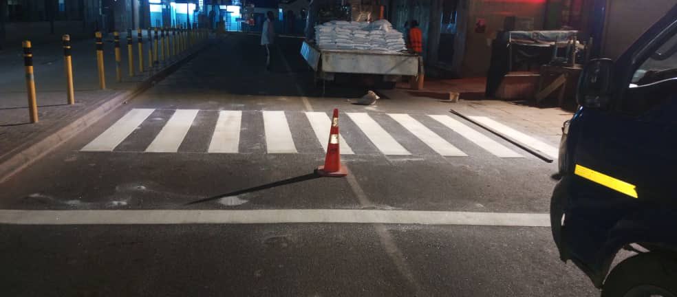 KobbyKyei_'s tweet photo. New Zebra Crossing At Boteyman. #RespectZebraCrossing #TheBlogger https://t.co/bkFyGtZIqs