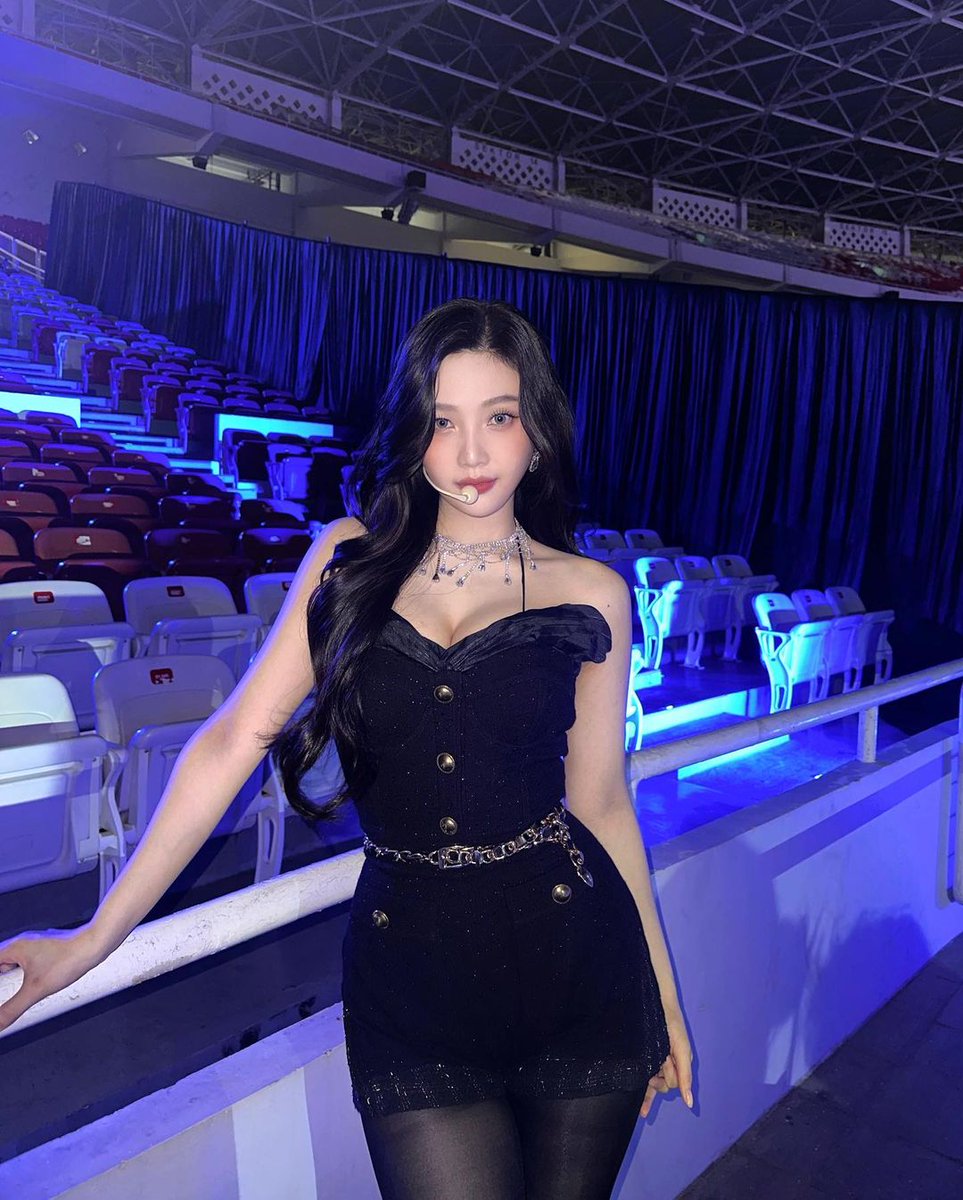 joypics's tweet photo. remember when joy https://t.co/UMmEgceTn9