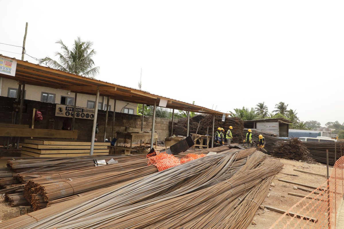garidaccra's tweet photo. The World Bank's Senior Social Development Specialist, Nneka Okereke, led a team of experts on an inspection tour of the ongoing community upgrading and drainage improvement works under the Greater Accra Resilient and Integrated Development Project. #KuamiEugene https://t.co/XI1OEBL6ca