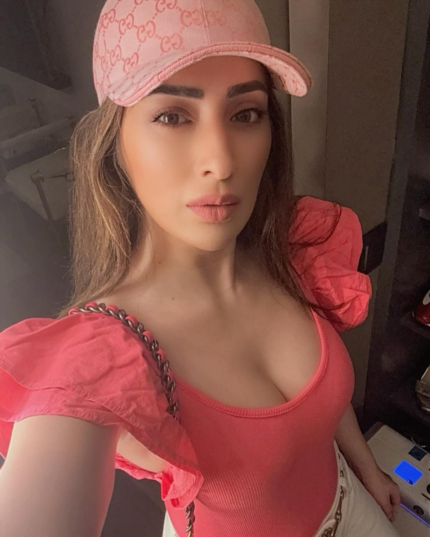 GI8Nk08agAAvxYh?format=jpg&name=large