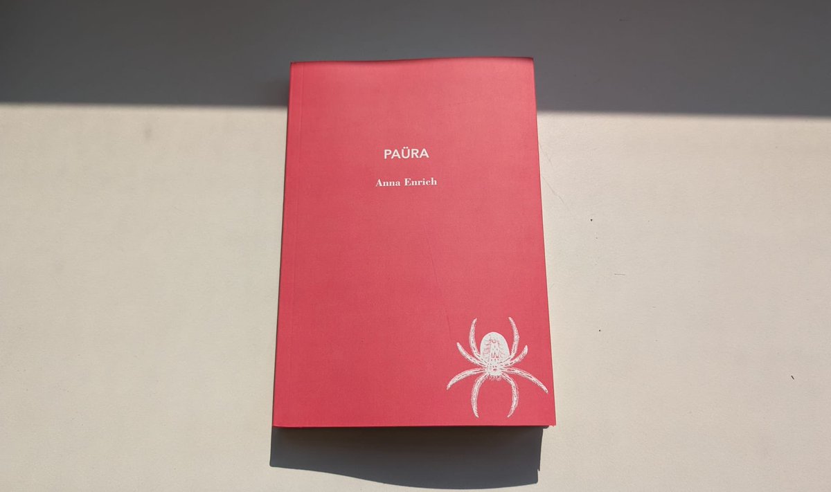 LaBreuEdicions's tweet image. La col·lecció #Alabatre creix amb #PAÜRA d'Anna Enrich (Barcelona, 1984) és llicenciada en Filosofia per la UB i exerceix de professora de secundària en les deixalles que queden d’aquesta matèria en el nostre deficitari sistema educatiu.