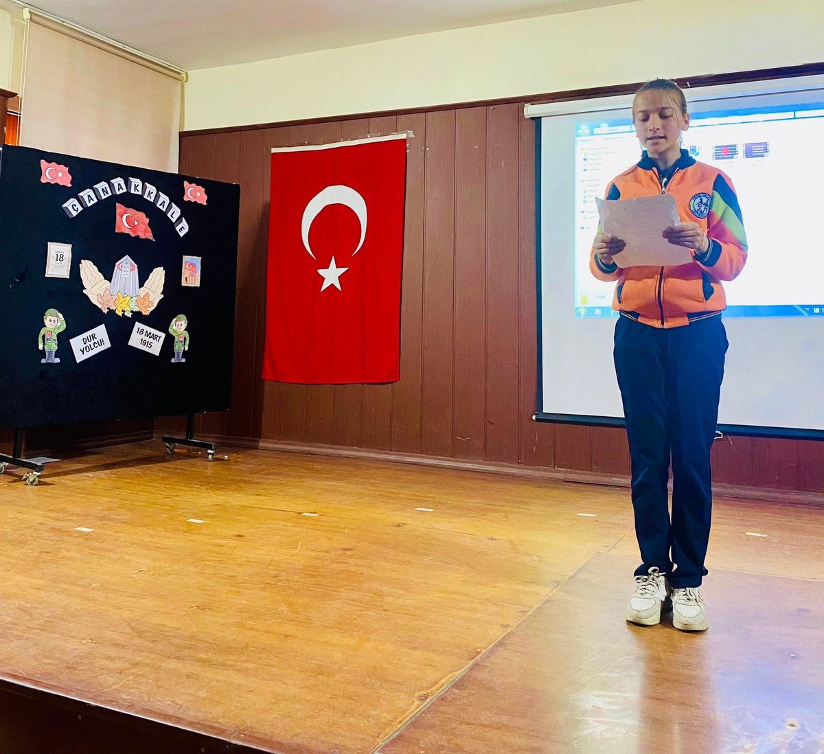 Toprağı vatan yapan şehitlerimizi Minnet ve Saygı ile anıyoruz. 18 Mart Çanakkale Zaferimiz kutlu olsun. 18 Mart Çanakkale Şehitlerini Minnetle Yâd ediyoruz. Programda emeği geçen 1. sınıf Öğretmeni Özlem Hoca'ya ve öğrencilerine teşekkür ediyoruz 👏🇹🇷 <a href="/KilisMem/">Kilis İl Millî Eğitim Müdürlüğü</a> <a href="/musabeylimem79/">Musabeyli Milli Eğitim Müdürlüğü</a>