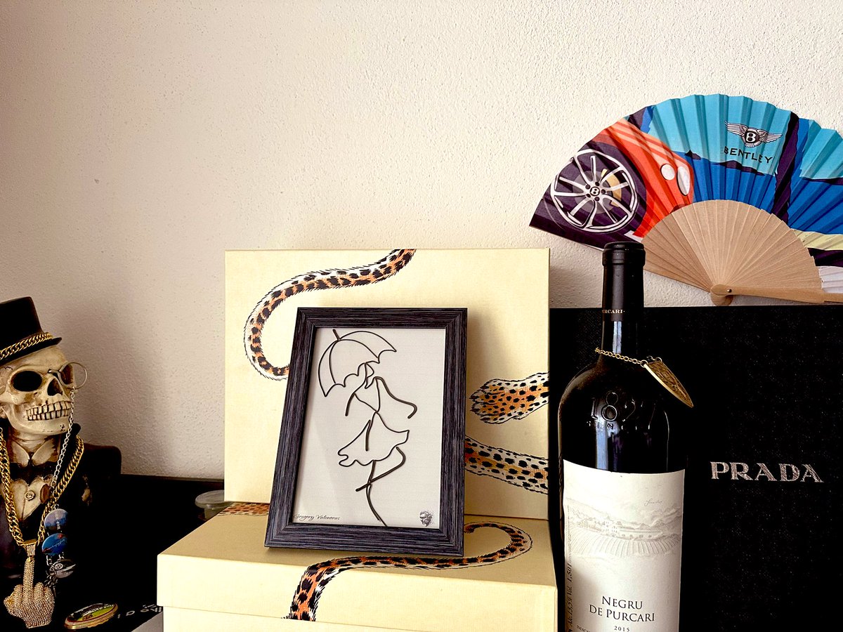 defectedMvX's tweet image. 🖼 Unique artwork, irregulary handmade with black wire in a pine wood frame 🖼

Just received my 😍 piece of art !! 👌🏽

Thank you again @valenoras !!❤️‍🔥
Really appreciate your work and dedication!! 🫠🙏🏼

🔥🔥🔥🔥🔥🔥🔥🔥🔥🔥🔥🔥🔥

#wireartwork #certified #giveaway