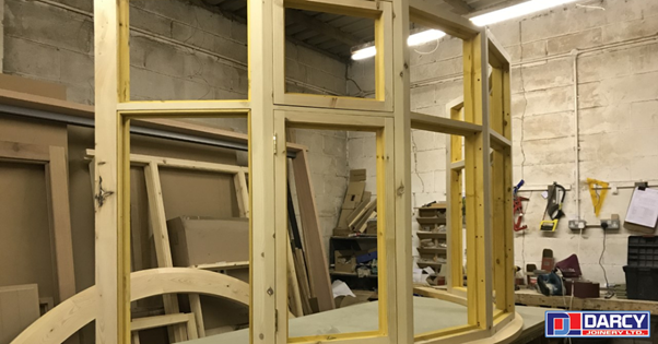 Need windows that blend tradition with the best design in Manchester? 🏠

Darcy's got your back with our sash and sleek casement windows. Keep a cosy and cool look. Click to peek! 👇
bit.ly/3fwOdd2 

 #DarcyWindows #ManchesterHomes