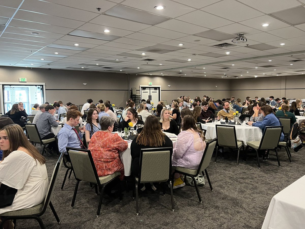 Maine’s Positive Story of the Day~Statewide NHS Banquet and Convention ~Over 350 NHS students gathered at the UMaine to learn and network with student leaders from around the state. Congratulations to those who ran for a position on the 2024-25 NHS State Board! #NASSP