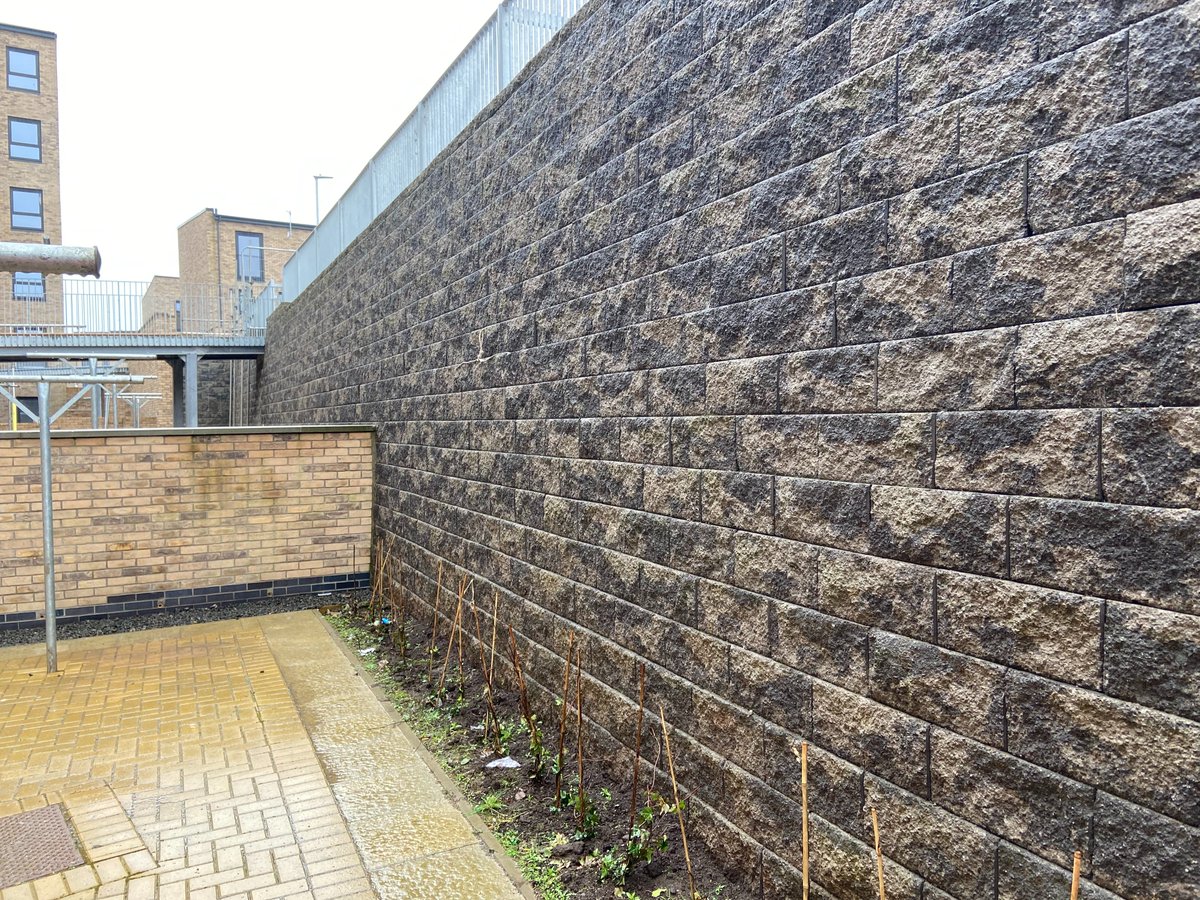 A Segmental Retaining Wall System Installed on a 

Development Site  Maccaferri construction, designed, supplied and installed 885m2 of MacWall® across 3 walls totalling a length of 253m and up to 4.5m high.  
Learn more about MacWall👉tinyurl.com/4vsuz3nk #construction #wall