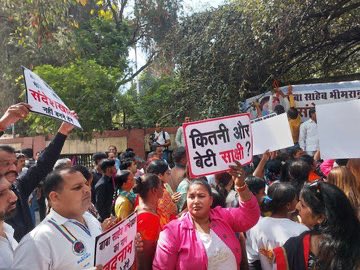 AmitLeliSlayer's tweet photo. Big news from Delhi!
Sโฌxual exploitation of 13 MBBS girl students
Professor Mohammad Salim Shaikh a โSIimโ accused of sexual exploitation.
Girl students were molested and abused during Viva.
Case of Medical College located in Rohini, Delhi
๐คฌ๐คฌ๐คฌ๐ฑ
https://t.co/6GL0pDvwQy