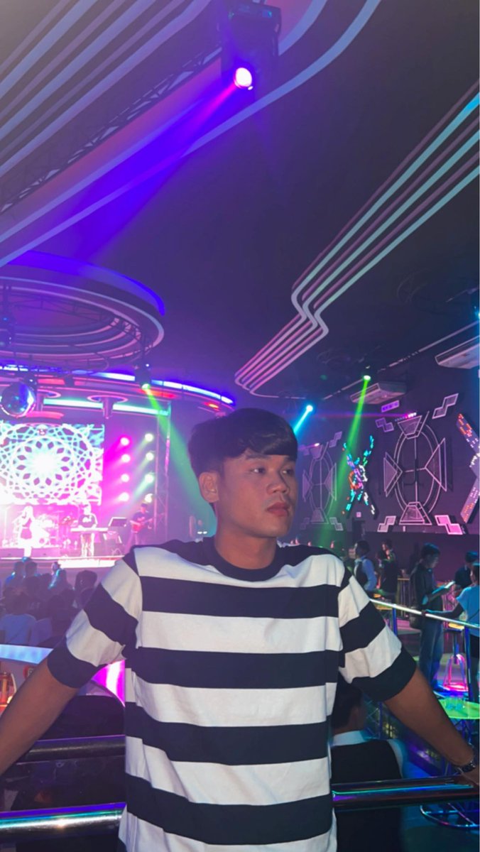 Rhong tweet media